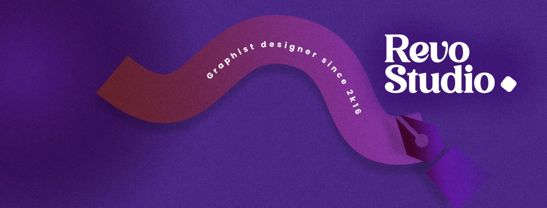Couverture Revo Studio : le ruban et la plume du logo sur fond violet